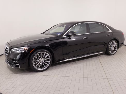 Used 2022 Mercedes-Benz S 500 4MATIC w/ AMG Line Package image 1