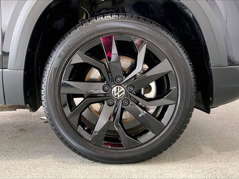 Used 2022 Volkswagen Taos SE image 8