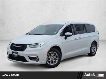Used 2023 Chrysler Pacifica Touring-L