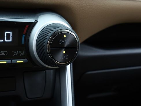 New 2025 Toyota RAV4 LE image 4