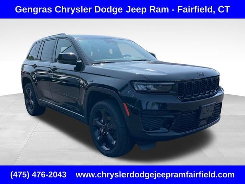 Certified 2023 Jeep Grand Cherokee Altitude AWD/4WD image 1