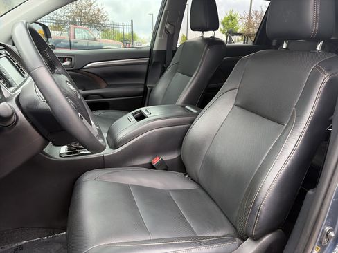 Used 2019 Toyota Highlander Limited AWD/4WD image 14