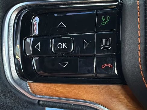 Used 2022 Jeep Grand Wagoneer Series III image 32