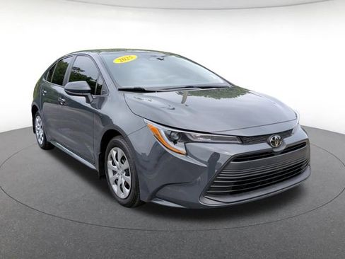 Used 2025 Toyota Corolla LE FWD image 8