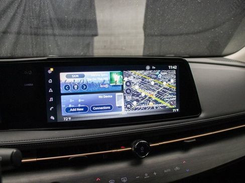 Used 2023 Nissan Ariya FWD image 32