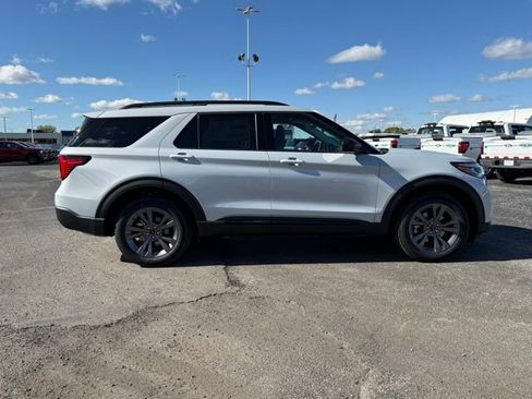 New 2026 Ford Explorer Active w/ Active Comfort Package image 10