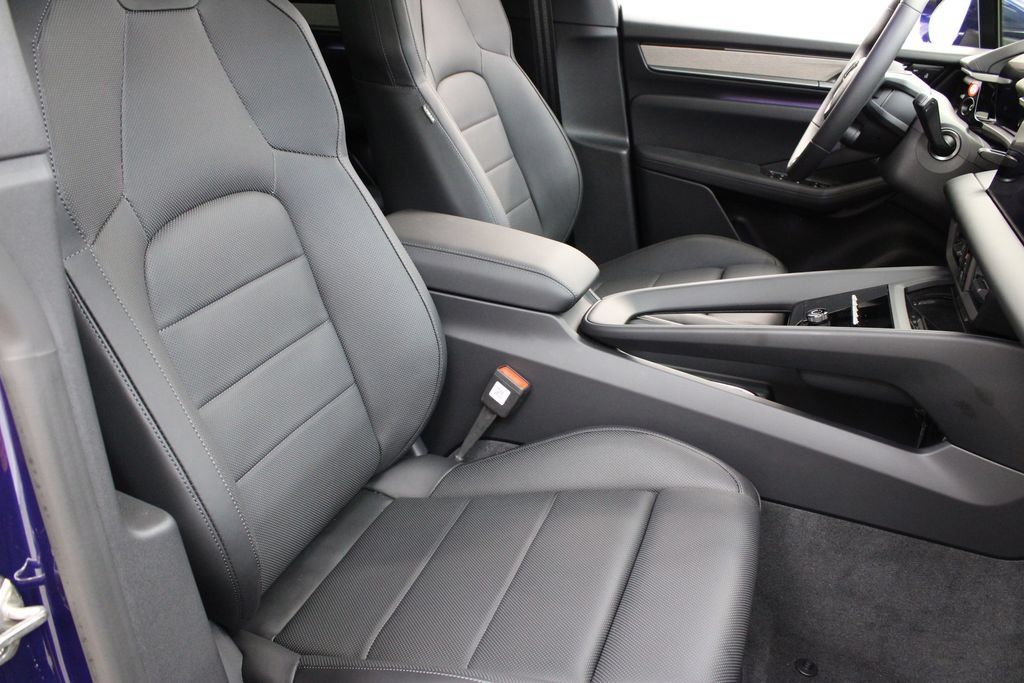 Used 2024 Porsche Macan 4 Electric AWD/4WD image 30