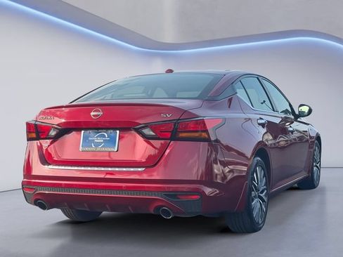 Used 2023 Nissan Altima 2.5 SV w/ SV Premium Package FWD image 5