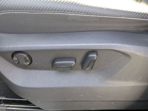 Used 2025 Volkswagen Atlas Cross Sport SE image 14