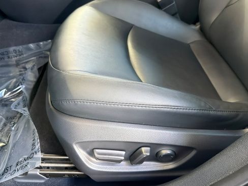 Used 2019 Toyota Prius XLE FWD image 14