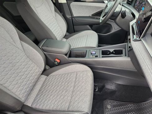 New 2026 Volkswagen Tiguan S image 10