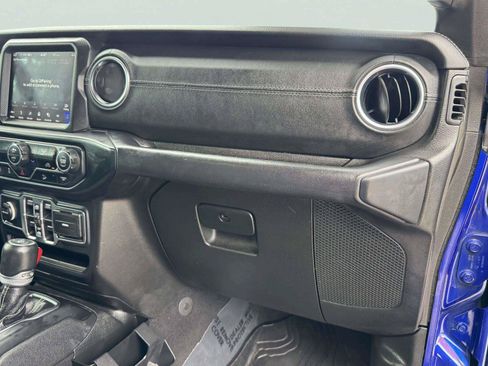 Used 2019 Jeep Wrangler Unlimited Sahara AWD/4WD image 58