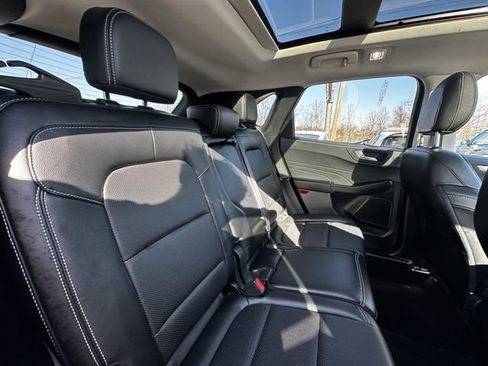 Used 2022 Ford Escape SEL w/ Technology Package image 38