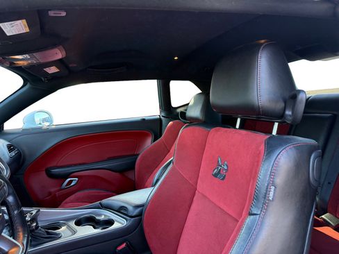 Used 2021 Dodge Challenger R/T Scat Pack image 10