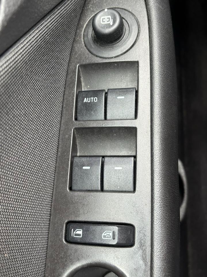 Used 2010 Ford Fusion SE FWD image 15