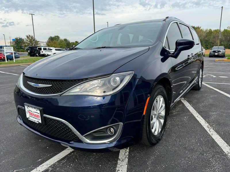 Used 2019 Chrysler Pacifica Touring-L FWD image 8