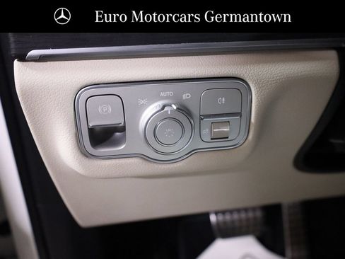 Used 2025 Mercedes-Benz GLS 450 4MATIC w/ AMG Line Exterior image 11