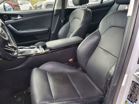 Used 2018 Kia Stinger image 12