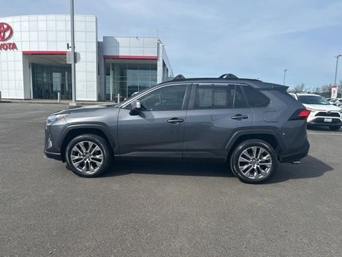 Used 2022 Toyota RAV4 XLE Premium AWD/4WD image 13