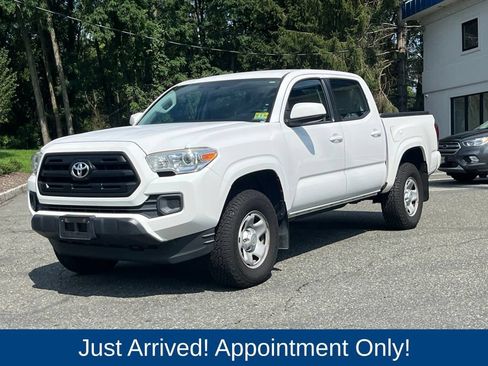 Used 2017 Toyota Tacoma SR w/ Tow Package AWD/4WD image 3