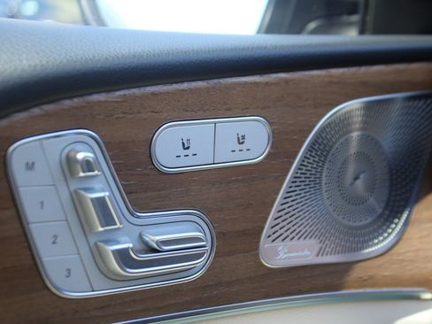 Certified 2022 Mercedes-Benz GLE 350 4MATIC w/ AMG Line Exterior image 9