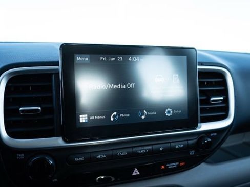Used 2023 Hyundai Venue SEL image 22