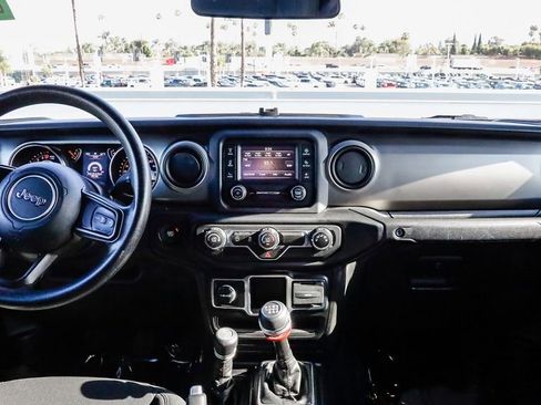 Used 2021 Jeep Gladiator Sport AWD/4WD image 15
