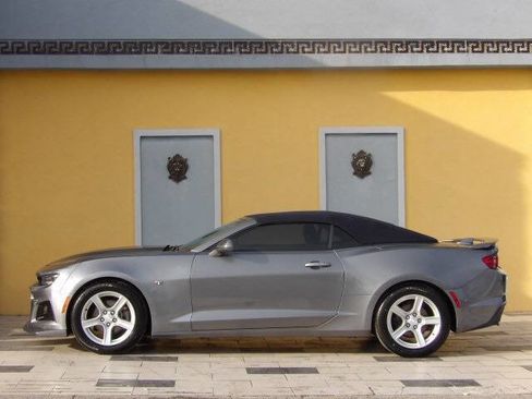 Used 2021 Chevrolet Camaro LT image 18