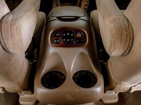 Used 2004 Toyota Sequoia SR5 image 35