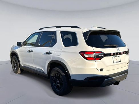 New 2026 Honda Pilot TrailSport image 6