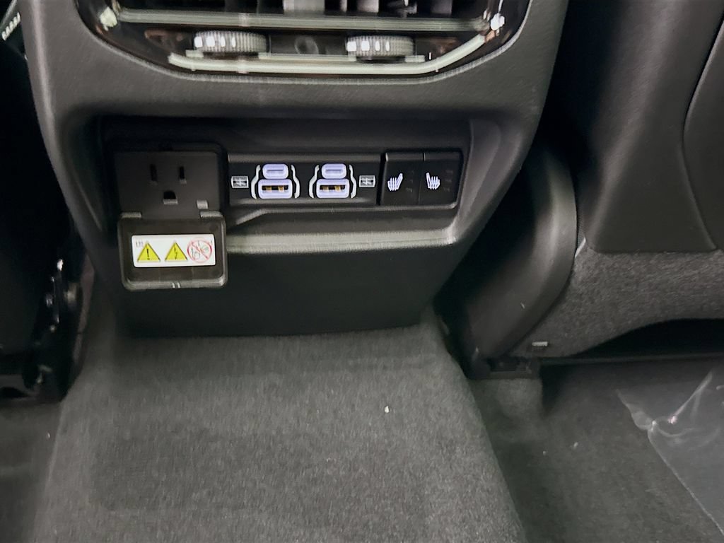 Certified 2025 Jeep Grand Cherokee Limited w/ Luxury Tech Group II RWD image 29