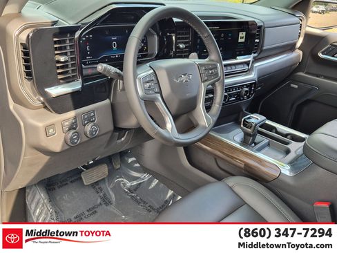 Used 2025 Chevrolet Silverado 1500 LT Trail Boss w/ LT Trail Boss Premium Package AWD/4WD image 16