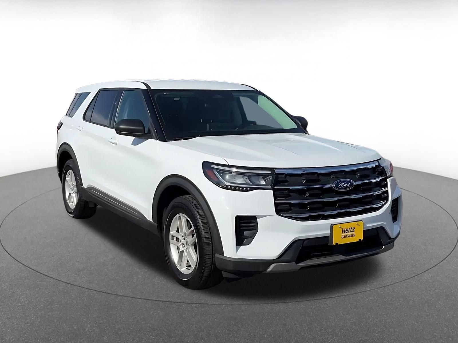 Used 2026 Ford Explorer Active AWD/4WD image 3