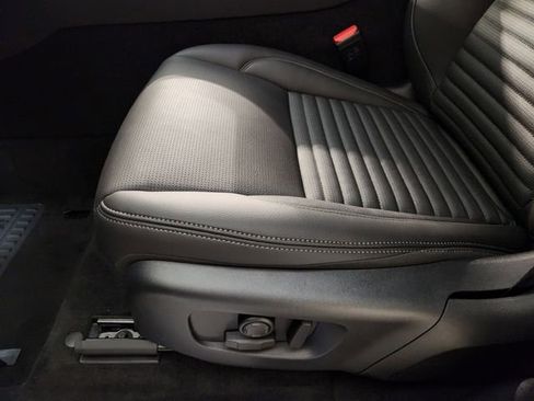 New 2026 Land Rover Discovery Sport Landmark image 24