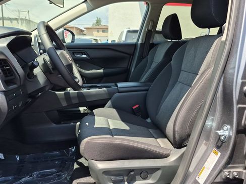 Certified 2026 Nissan Rogue SV FWD image 15