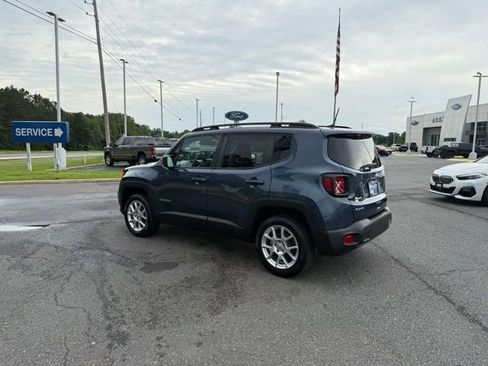 Used 2022 Jeep Renegade Latitude w/ Convenience Group AWD/4WD image 4