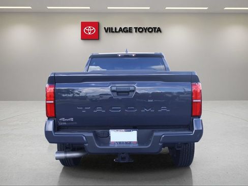Certified 2024 Toyota Tacoma SR5 AWD/4WD image 4