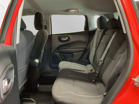 Used 2018 Jeep Compass Sport FWD image 13
