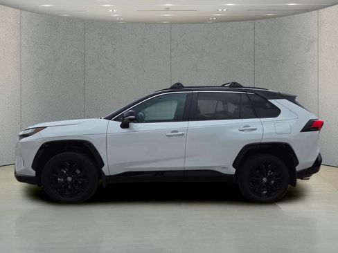 Used 2024 Toyota RAV4 XSE AWD/4WD image 9