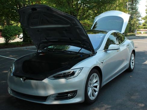 Used 2018 Tesla Model S 75D AWD/4WD image 31