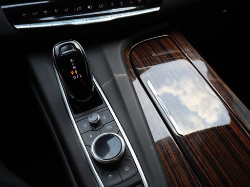 Used 2023 Cadillac Escalade Premium Luxury w/ LPO, Floor Liner Package AWD/4WD image 33