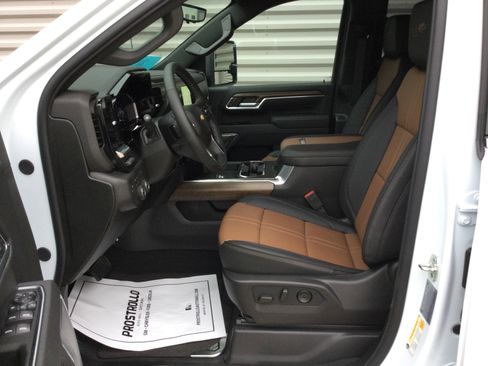 New 2026 Chevrolet Silverado 3500 High Country w/ Technology Package image 9