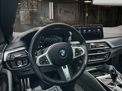 Used 2023 BMW M550i xDrive w/ Executive Package AWD/4WD image 17