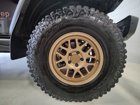 Used 2021 Jeep Gladiator Rubicon image 11