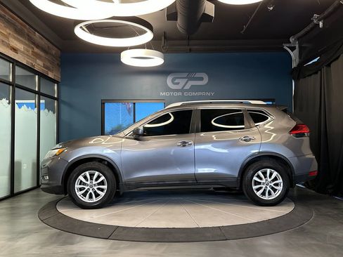 Used 2017 Nissan Rogue SV FWD image 6