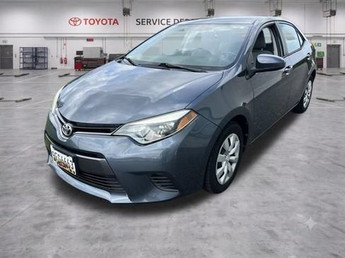 Used 2015 Toyota Corolla LE FWD image 4