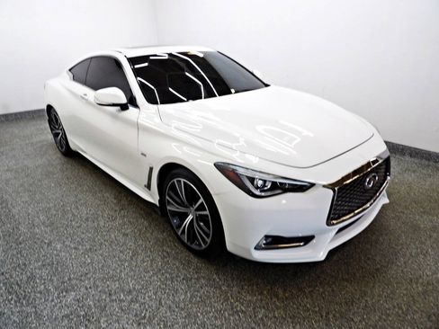 Used 2017 INFINITI Q60 2.0t w/ Premium Plus Package 2.0T AWD/4WD image 3