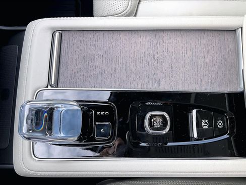 New 2026 Volvo XC90 T8 Ultra image 10