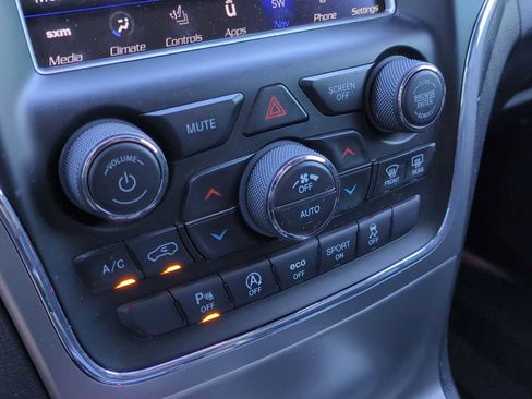 Used 2018 Jeep Grand Cherokee Altitude image 18