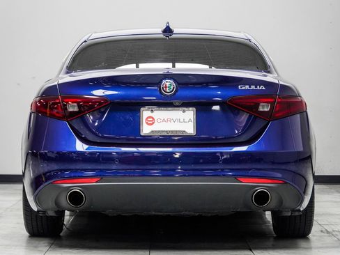 Used 2019 Alfa Romeo Giulia RWD image 11